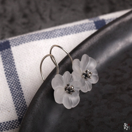 White Delicate Flower Earrings (925 Sterling Silver)
