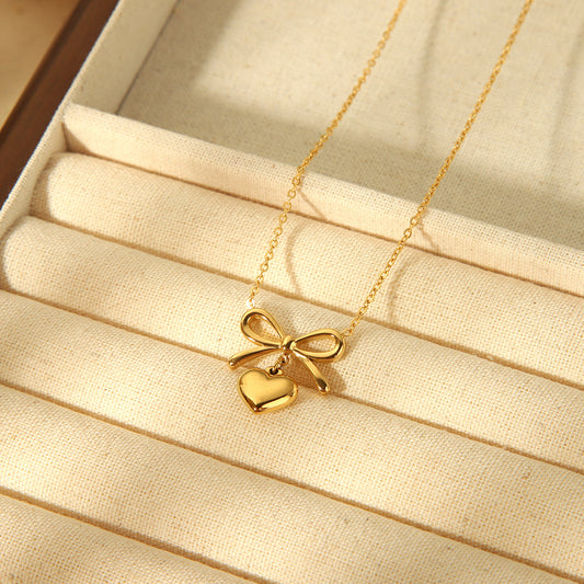 Love Pendant Clavicle Chain Necklace (18K Gold Plated)
